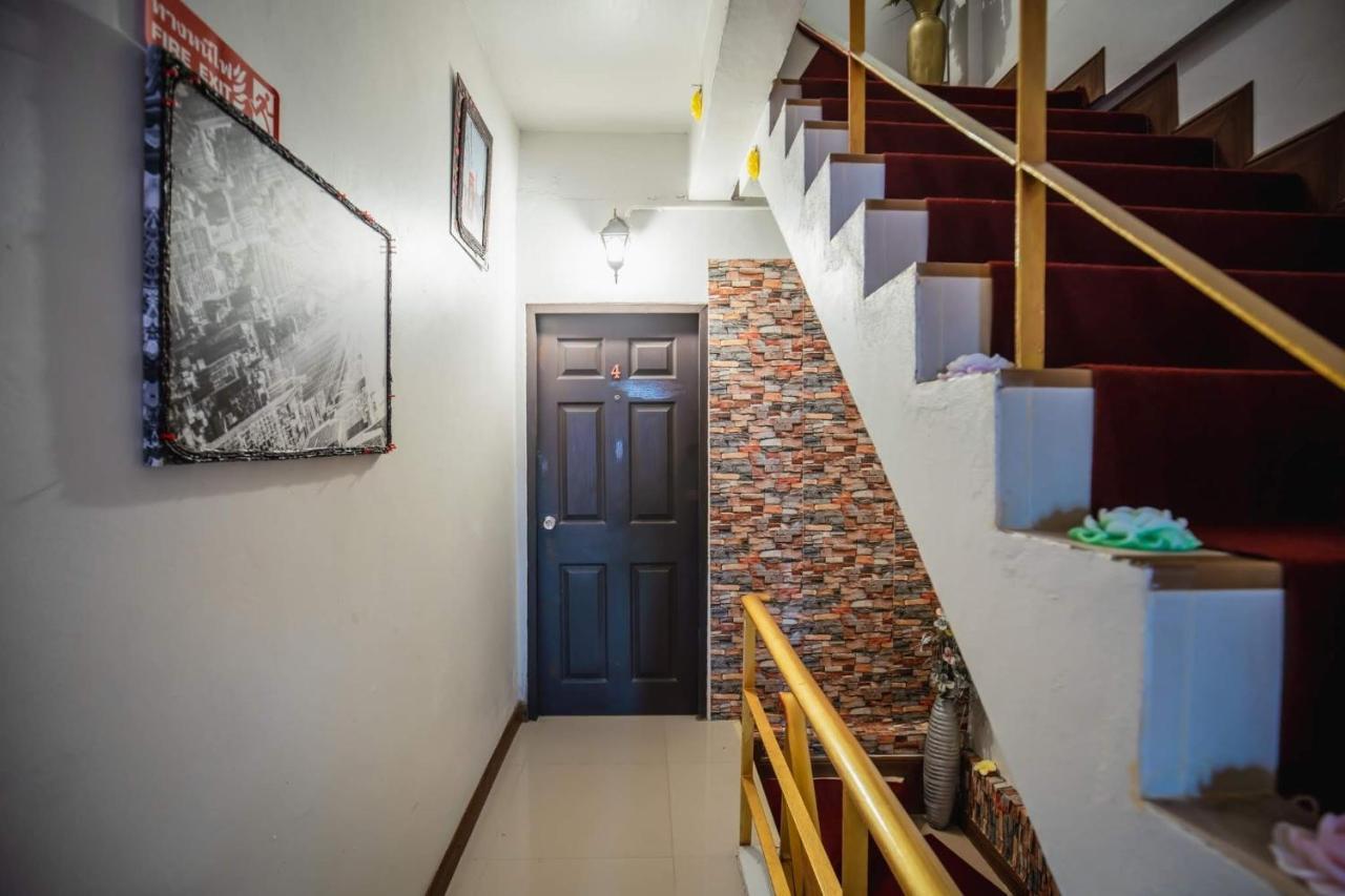 Menulis Coolly House Patong Bed and Breakfast Eksteriør billede