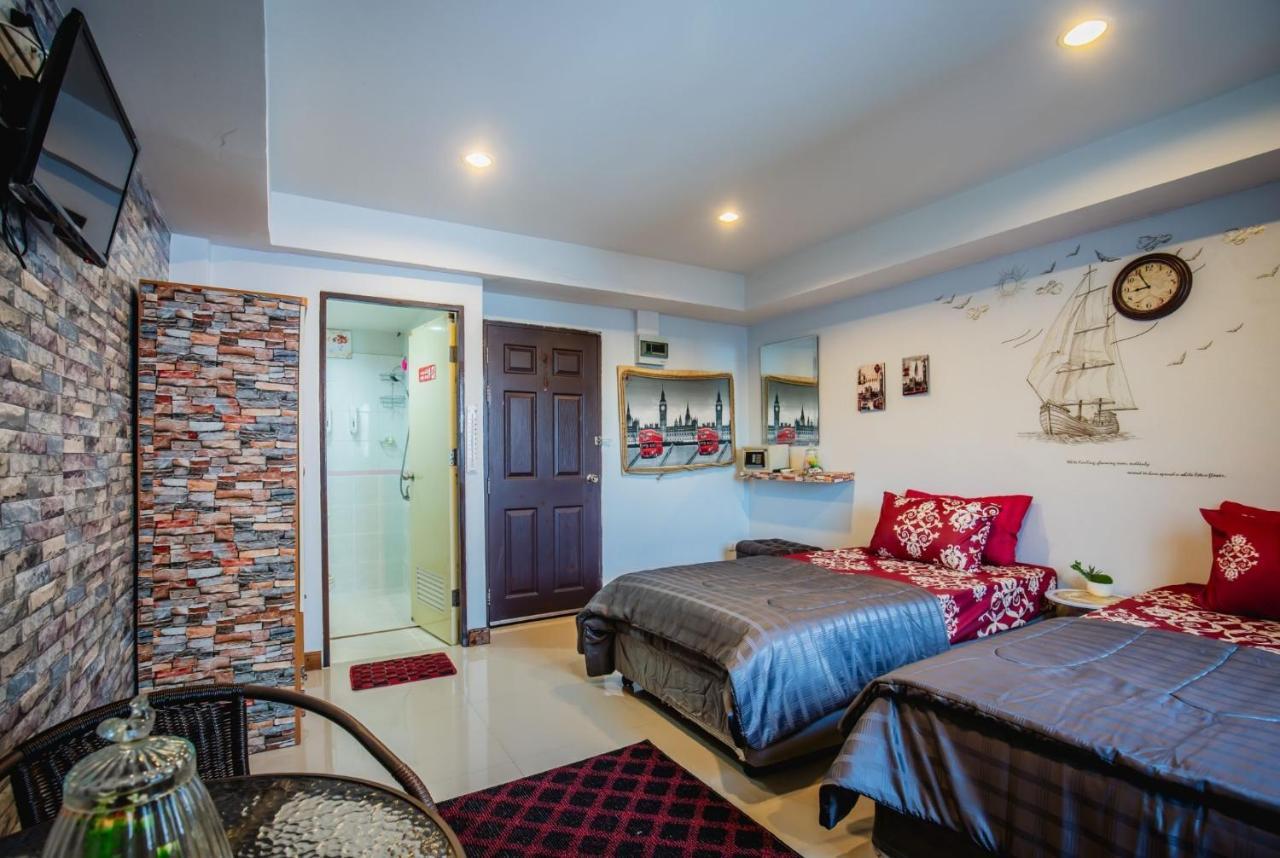 Menulis Coolly House Patong Bed and Breakfast Eksteriør billede