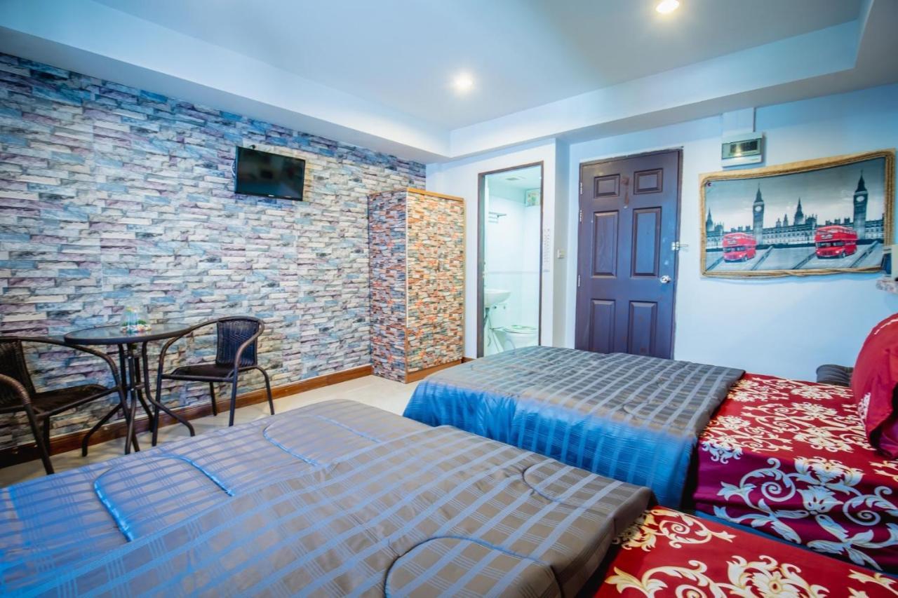 Menulis Coolly House Patong Bed and Breakfast Eksteriør billede