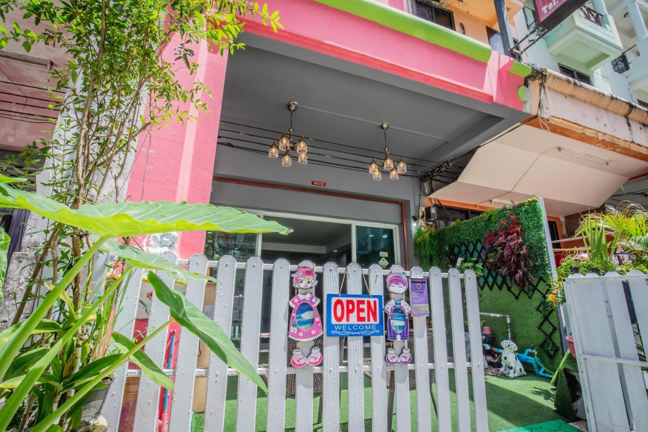 Menulis Coolly House Patong Bed and Breakfast Eksteriør billede
