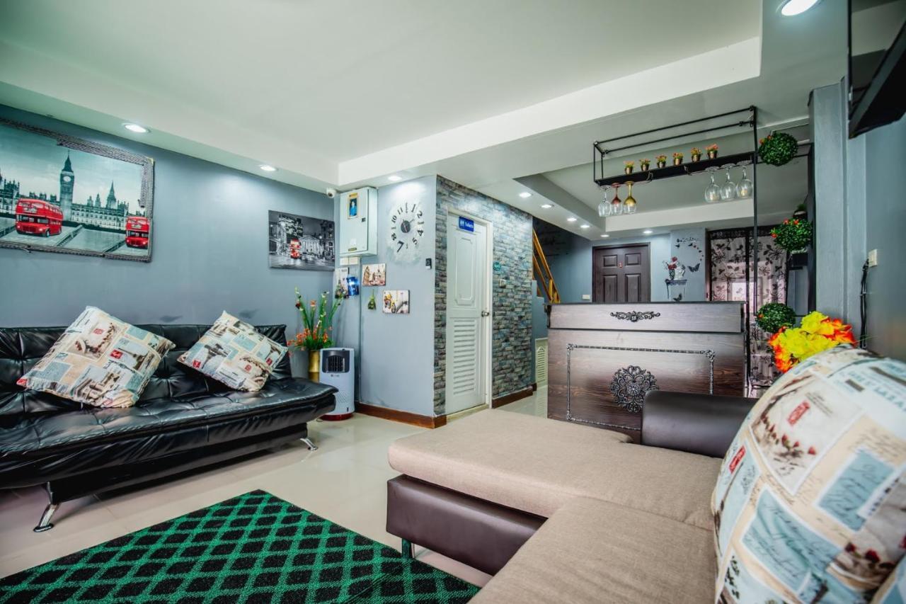 Menulis Coolly House Patong Bed and Breakfast Eksteriør billede