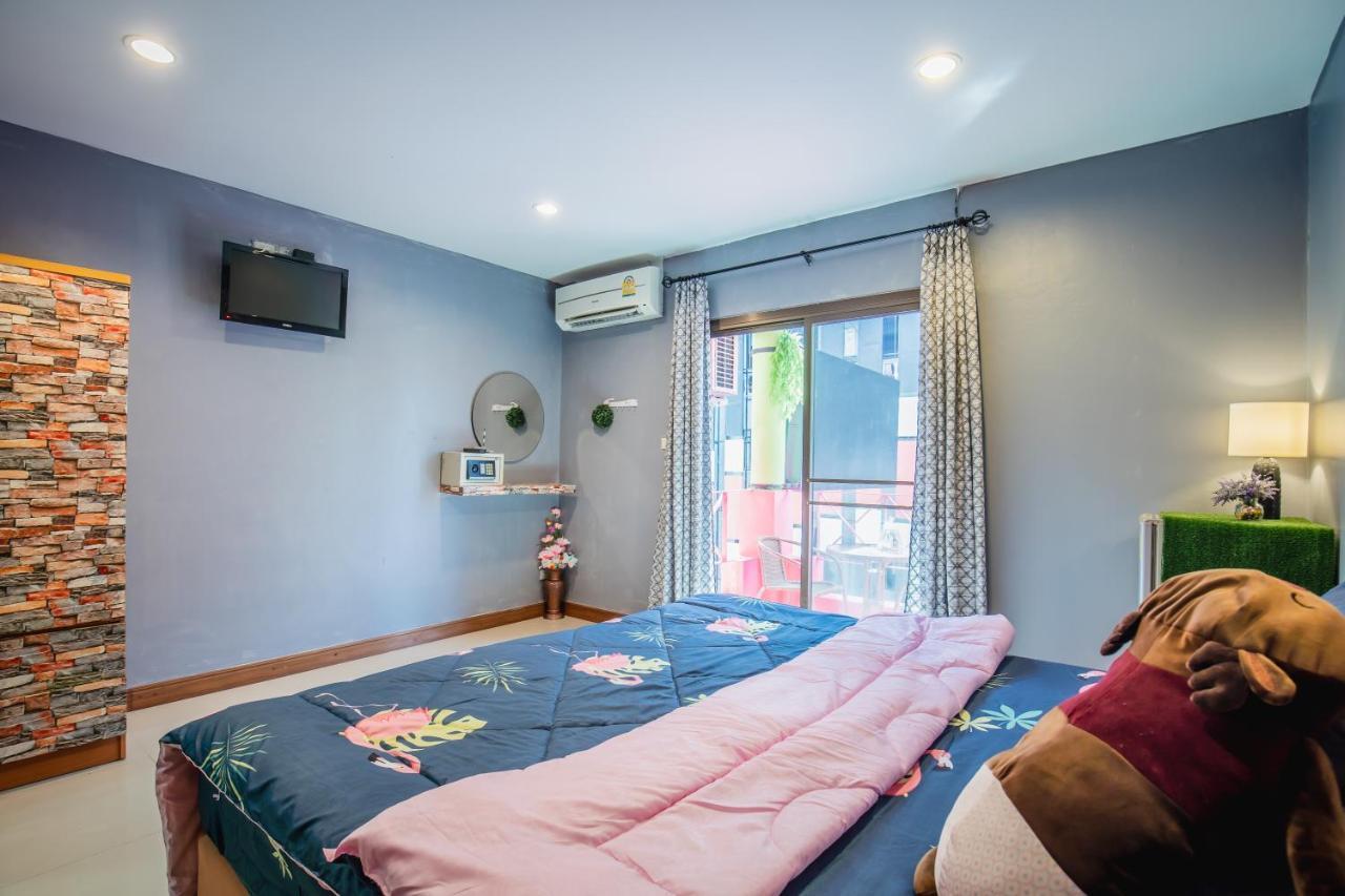 Menulis Coolly House Patong Bed and Breakfast Eksteriør billede
