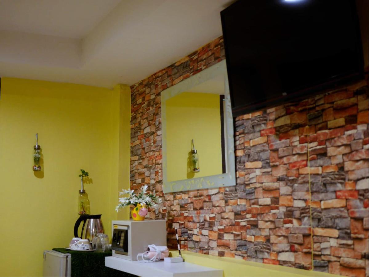 Menulis Coolly House Patong Bed and Breakfast Eksteriør billede